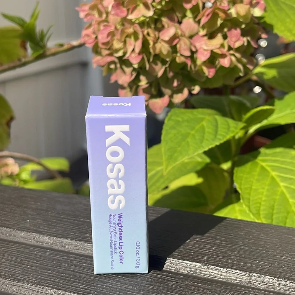 Kosas - Weightless Lip Color - Shade Fantasy Life
